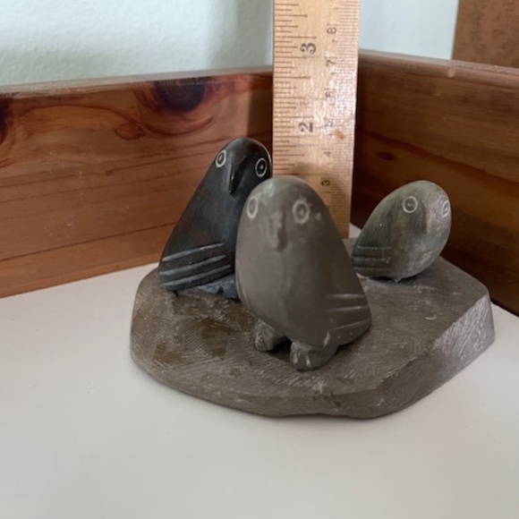 Hand Carved Soapstone Bird Figurine-Inuit - Picture 1 of 4